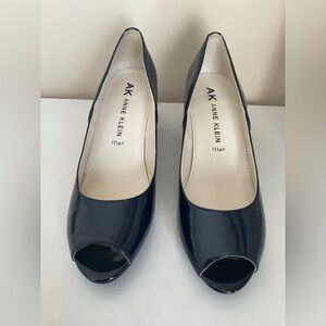 Anne Klein iFlex Peep Toe Low Heel Pumps Navy Patent Size 10